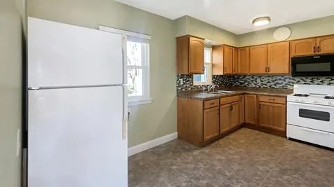 129 Acadia Street Waterloo IA 50702