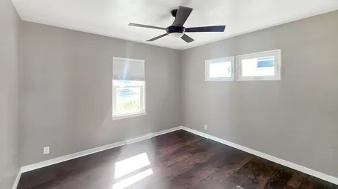 129 Acadia Street Waterloo IA 50702
