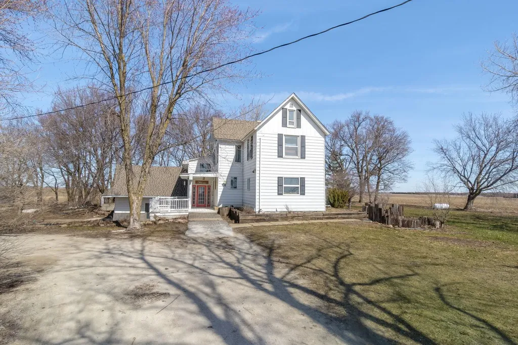 3285 310th Street Sumner IA 50674