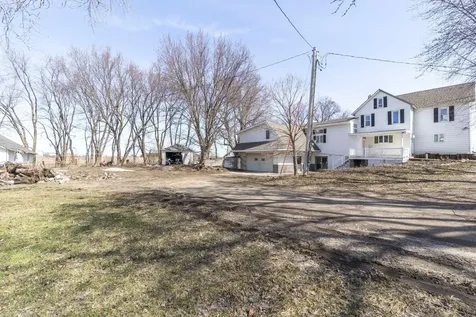 3285 310th Street Sumner IA 50674