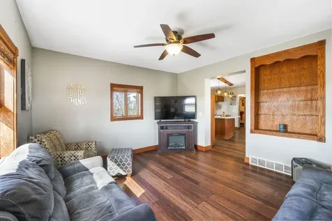 3285 310th Street Sumner IA 50674
