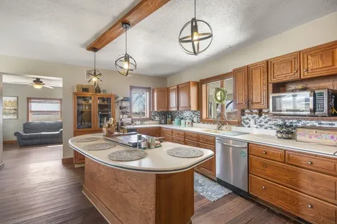 3285 310th Street Sumner IA 50674