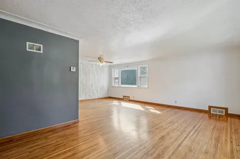 715 NE 1st Avenue Oelwein IA 50662