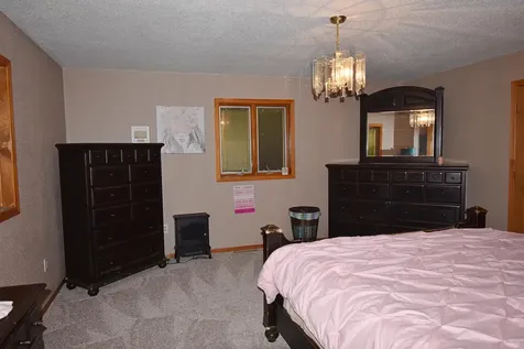 806 9th Ave. S.w Independence IA 50644
