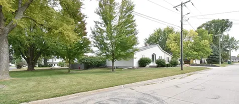 806 9th Ave. S.w Independence IA 50644