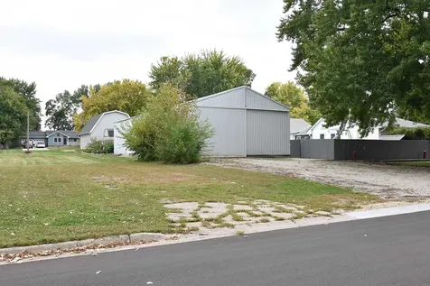 806 9th Ave. S.w Independence IA 50644