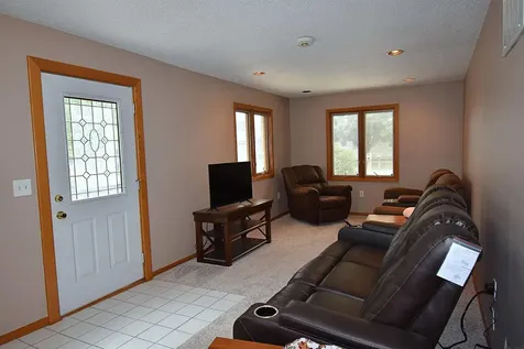 806 9th Ave. S.w Independence IA 50644