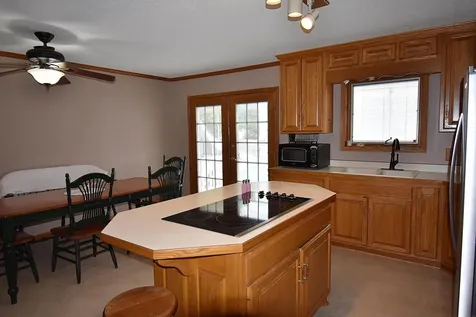 806 9th Ave. S.w Independence IA 50644