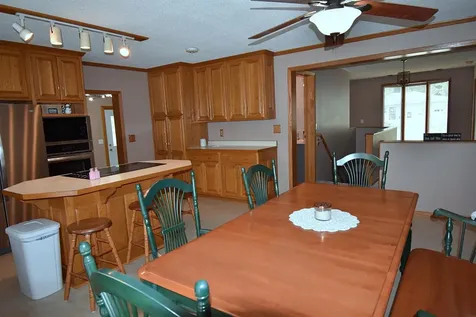 806 9th Ave. S.w Independence IA 50644