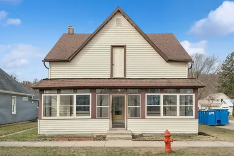 332 N 1st Street Guttenberg IA 52052