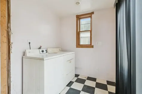 332 N 1st Street Guttenberg IA 52052