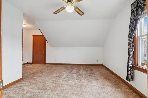 332 N 1st Street Guttenberg IA 52052