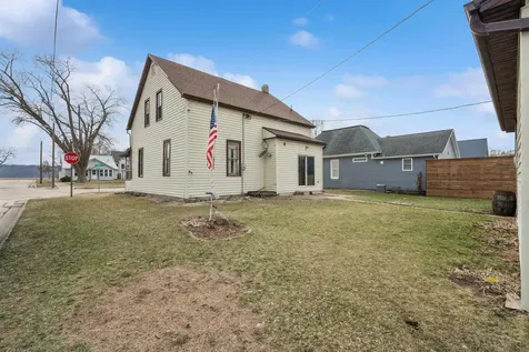 332 N 1st Street Guttenberg IA 52052