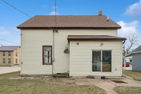 332 N 1st Street Guttenberg IA 52052