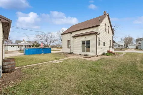 332 N 1st Street Guttenberg IA 52052