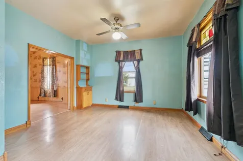 332 N 1st Street Guttenberg IA 52052
