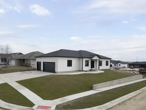 505 Sands Avenue Janesville IA 50647