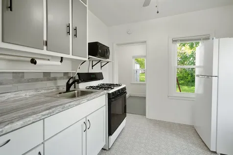 915 Evergreen Avenue Waterloo IA 50701