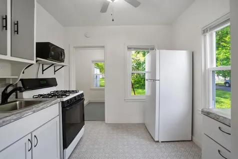 915 Evergreen Avenue Waterloo IA 50701