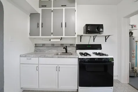 915 Evergreen Avenue Waterloo IA 50701
