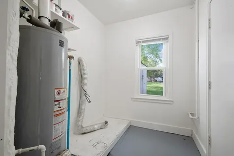 915 Evergreen Avenue Waterloo IA 50701