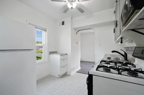 915 Evergreen Avenue Waterloo IA 50701
