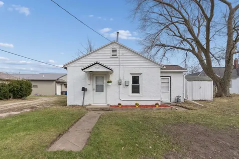 915 Evergreen Avenue Waterloo IA 50701