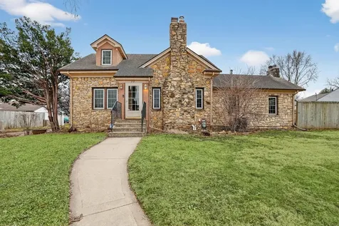 215 Arden Street Waterloo IA 50701
