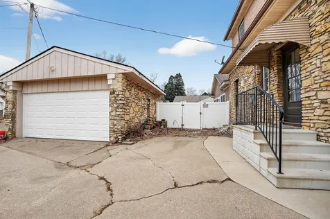 215 Arden Street Waterloo IA 50701