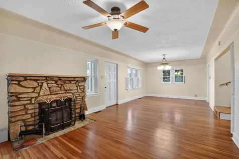 215 Arden Street Waterloo IA 50701