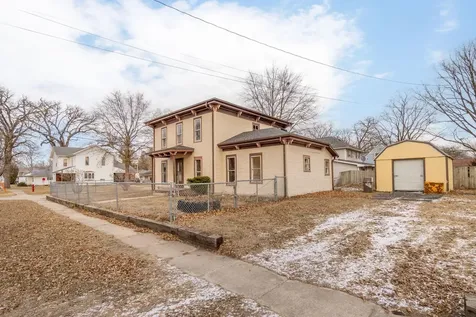 513 SW 4th Street Independence IA 50644