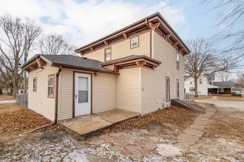 513 SW 4th Street Independence IA 50644