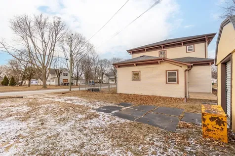 513 SW 4th Street Independence IA 50644