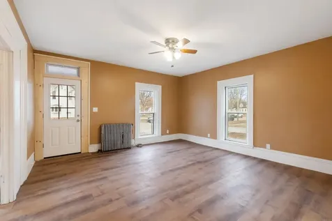 513 SW 4th Street Independence IA 50644