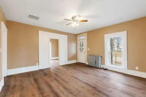 513 SW 4th Street Independence IA 50644