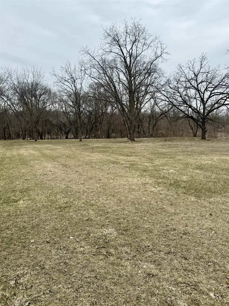 102 13th Avenue SW Oelwein IA 50662