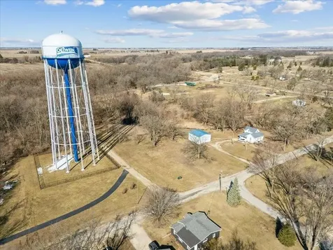 102 13th Avenue SW Oelwein IA 50662
