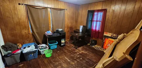 2207 E 4th Street Waterloo IA 50703