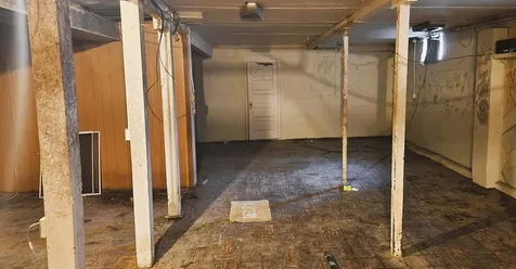 2207 E 4th Street Waterloo IA 50703