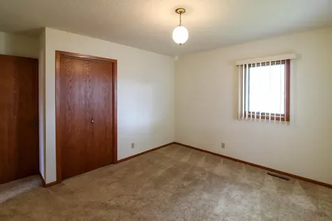 1107 12th Street Grundy Center IA 50638