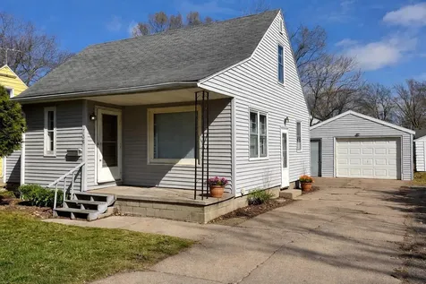 736 Sherman Avenue Waterloo IA 50703