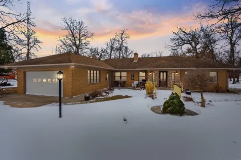 1615 1st Street East Independence IA 50644