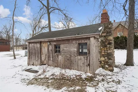1615 1st Street East Independence IA 50644
