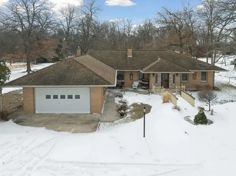 1615 1st Street East Independence IA 50644