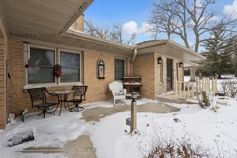 1615 1st Street East Independence IA 50644