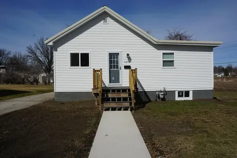1215 3rd Avenue Ackley IA 50601