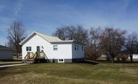 1215 3rd Avenue Ackley IA 50601