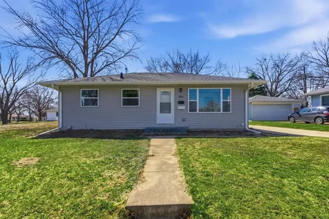 1811 Sager Avenue Waterloo IA 50701