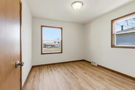 1811 Sager Avenue Waterloo IA 50701