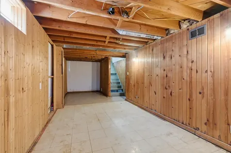 1811 Sager Avenue Waterloo IA 50701